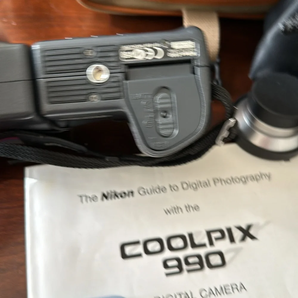 Nikon Coolpix 990 Digital Camera and accessories